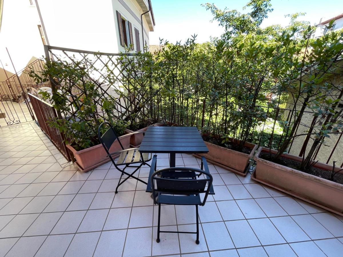 La Casa Dei Sogni Apartment Intra Bagian luar foto
